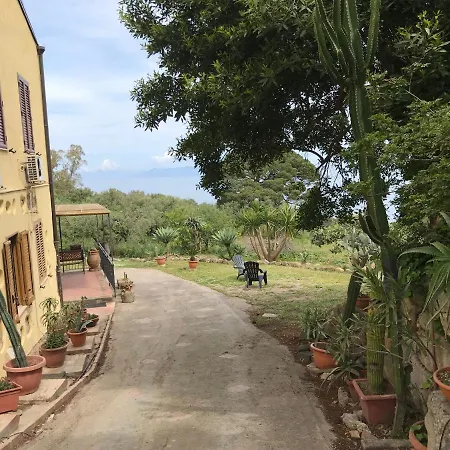A Casa Di Peppino In Greco